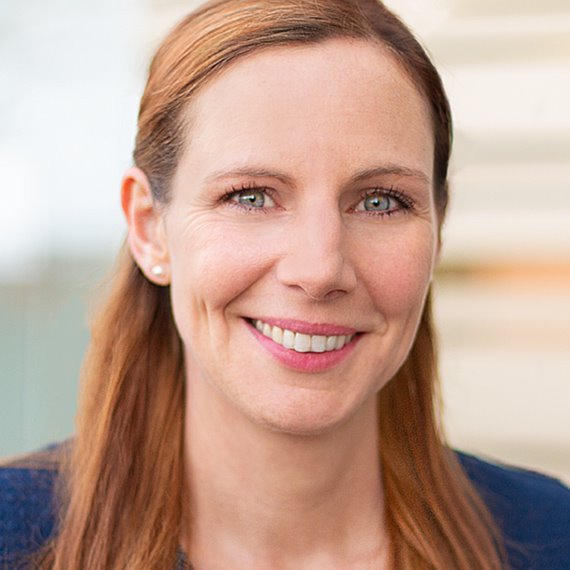 Frau Bettina Schmitz